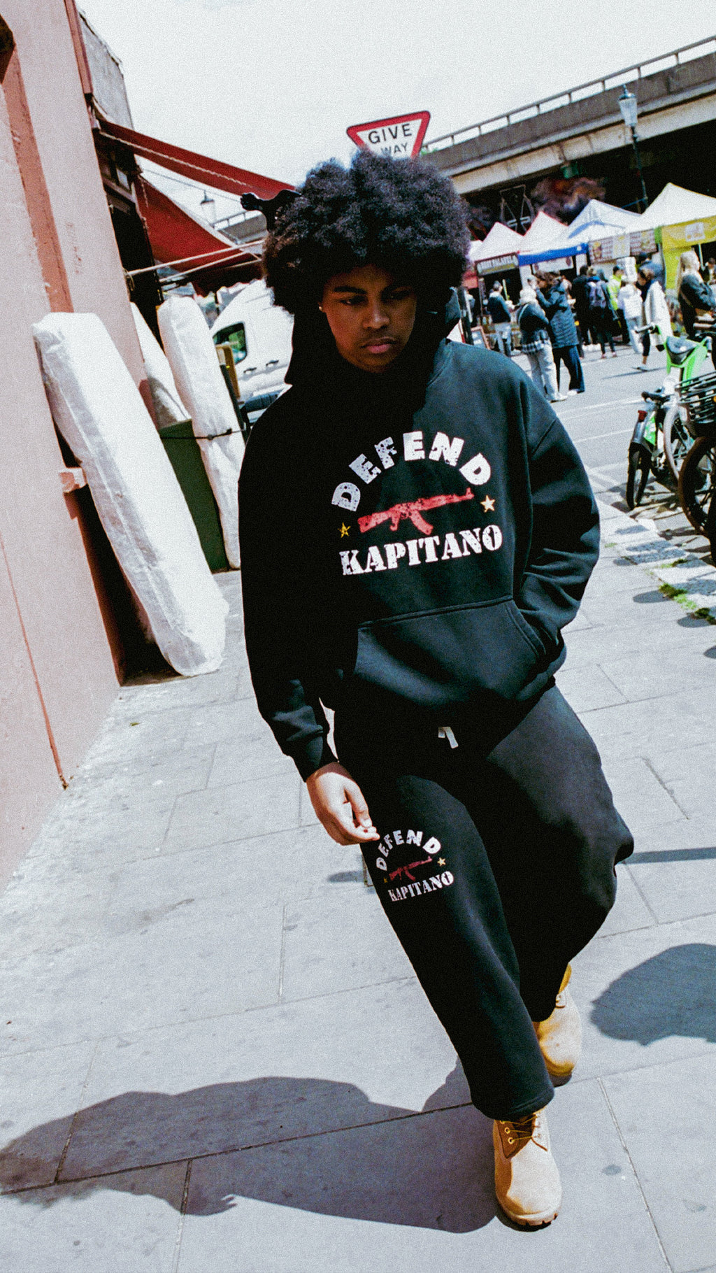 DEFEND KAPITANO HOODIE